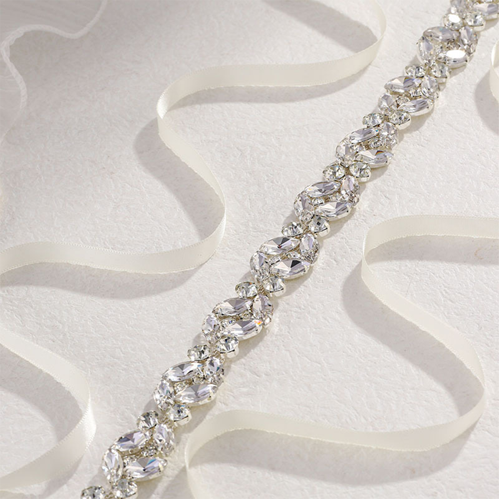 Ultra-shiny Alloy Diamond-stud - مراجعة Bridal Sash Ribbon وسعره